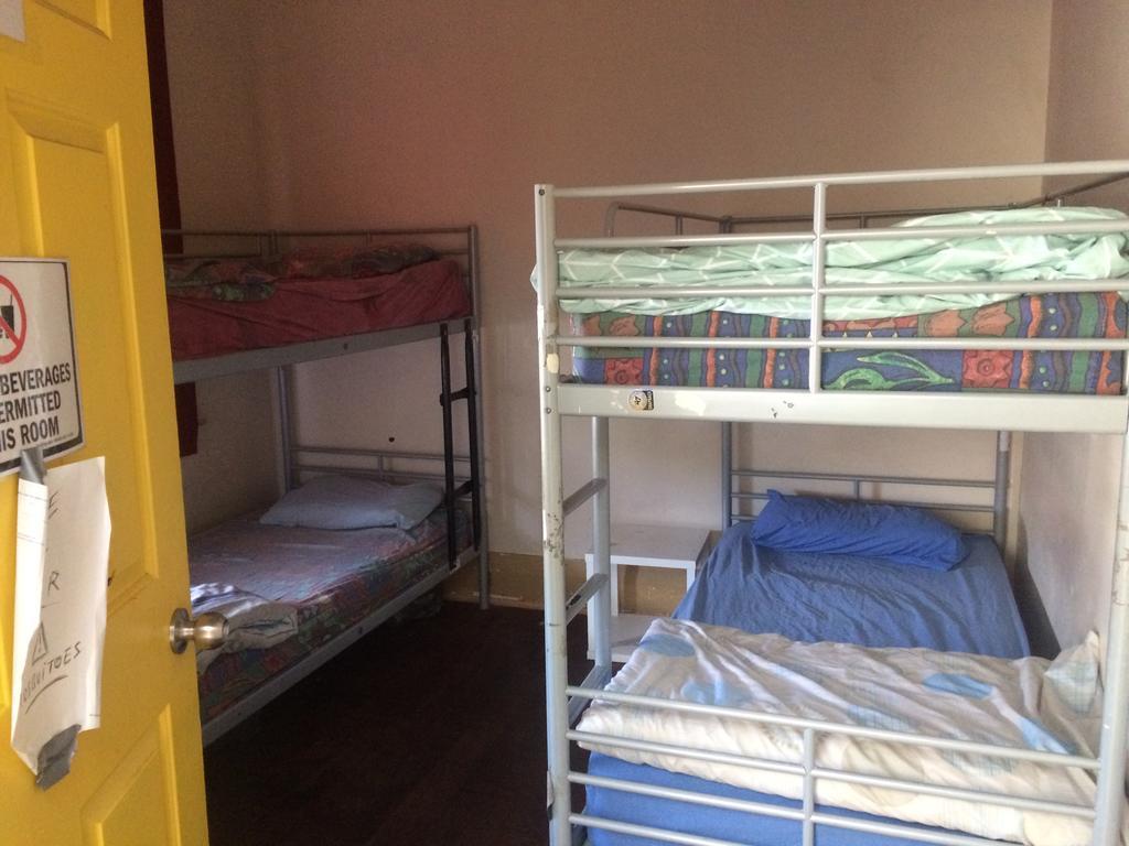 Planet Inn Backpackers Пърт Екстериор снимка