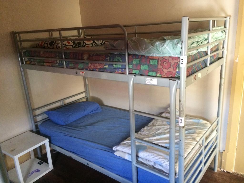 Planet Inn Backpackers Пърт Екстериор снимка