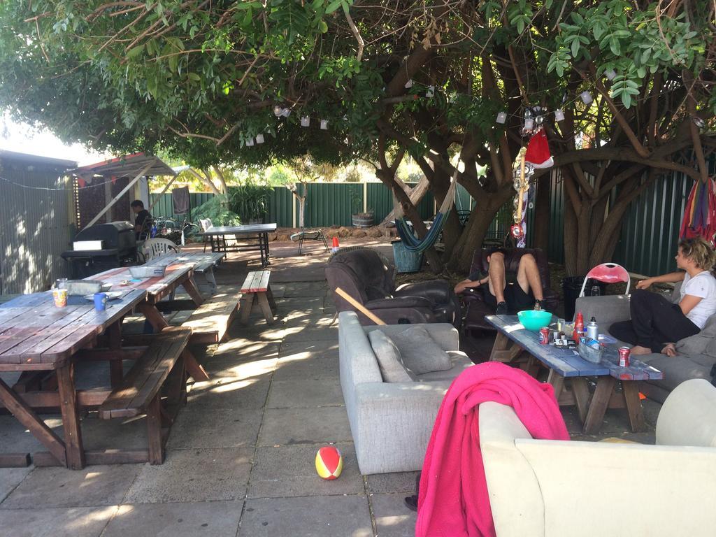 Planet Inn Backpackers Пърт Екстериор снимка